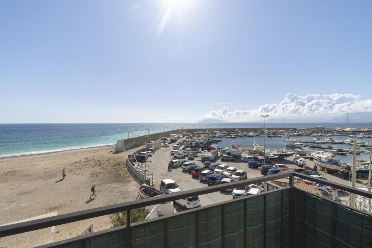 فيلا باليرموفي Finestra Sul Mare المظهر الخارجي الصورة